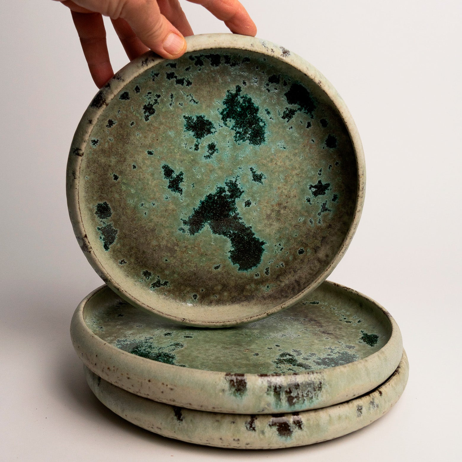 Dish with low rim Ø25 cm – Green/Blue