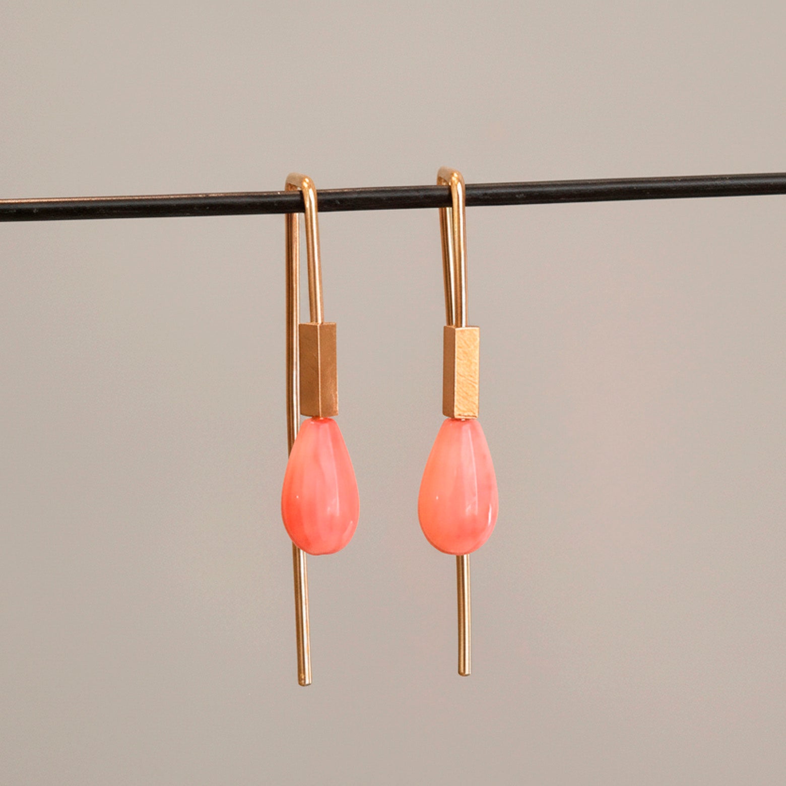 Ørering Hook med sten – forgyldt sølv