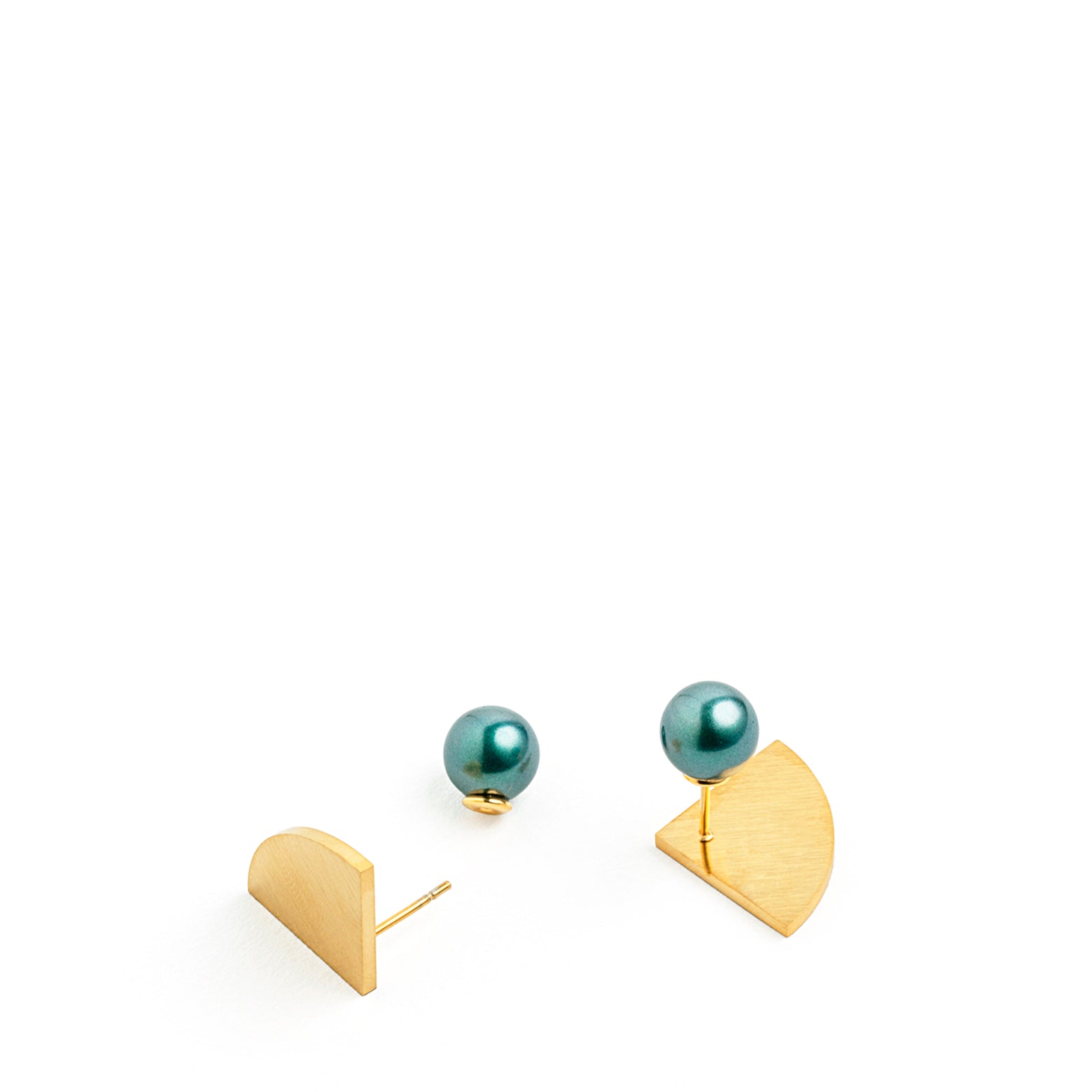 Quarter circle earring with pearl