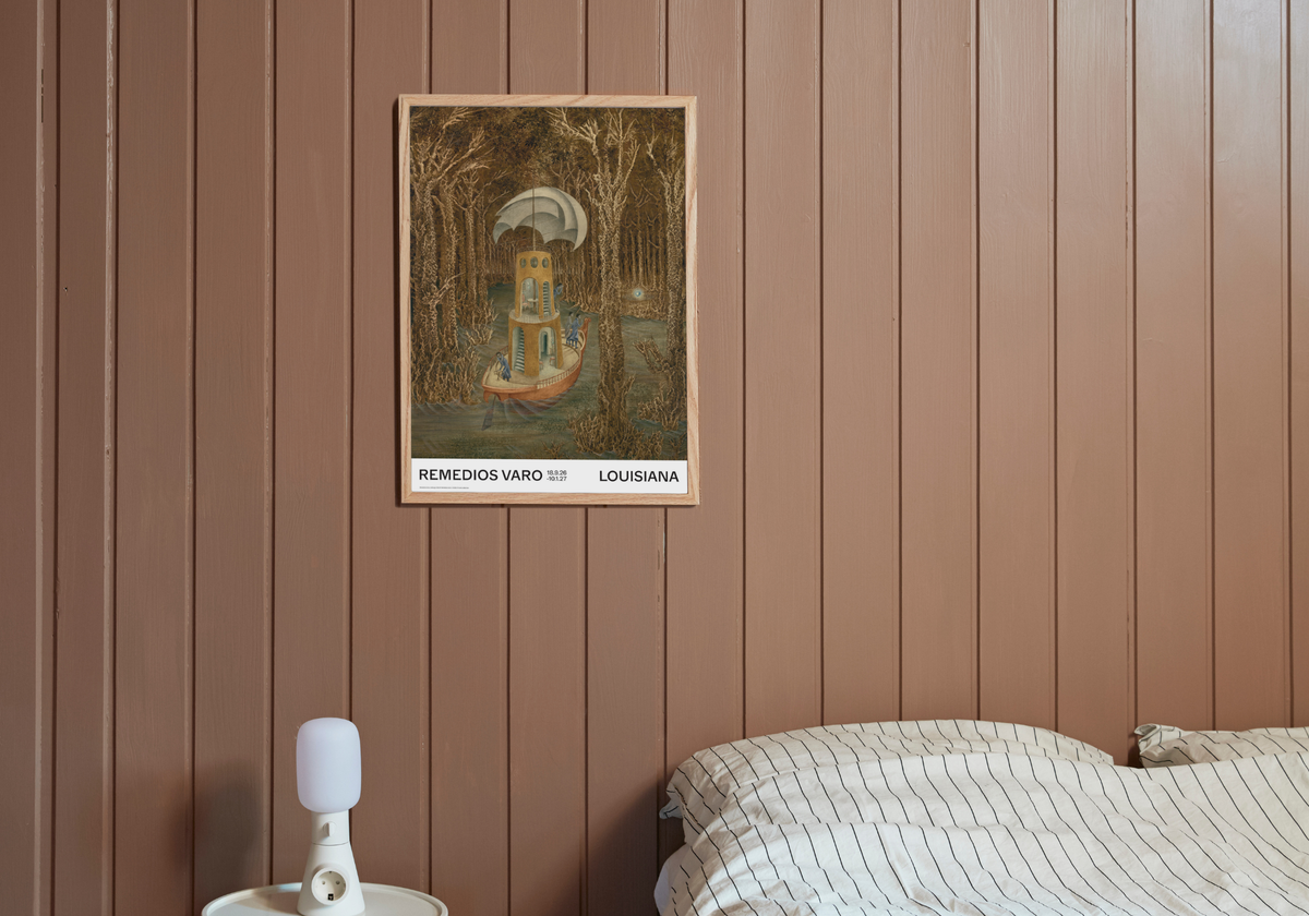 kunstplakat i ramme med værket Hallazgo (Opdagelse), 1956, af Remedios Varo, udgivet i forbindelse med udstillingen på Louisiana Museum of Modern Art, 2026