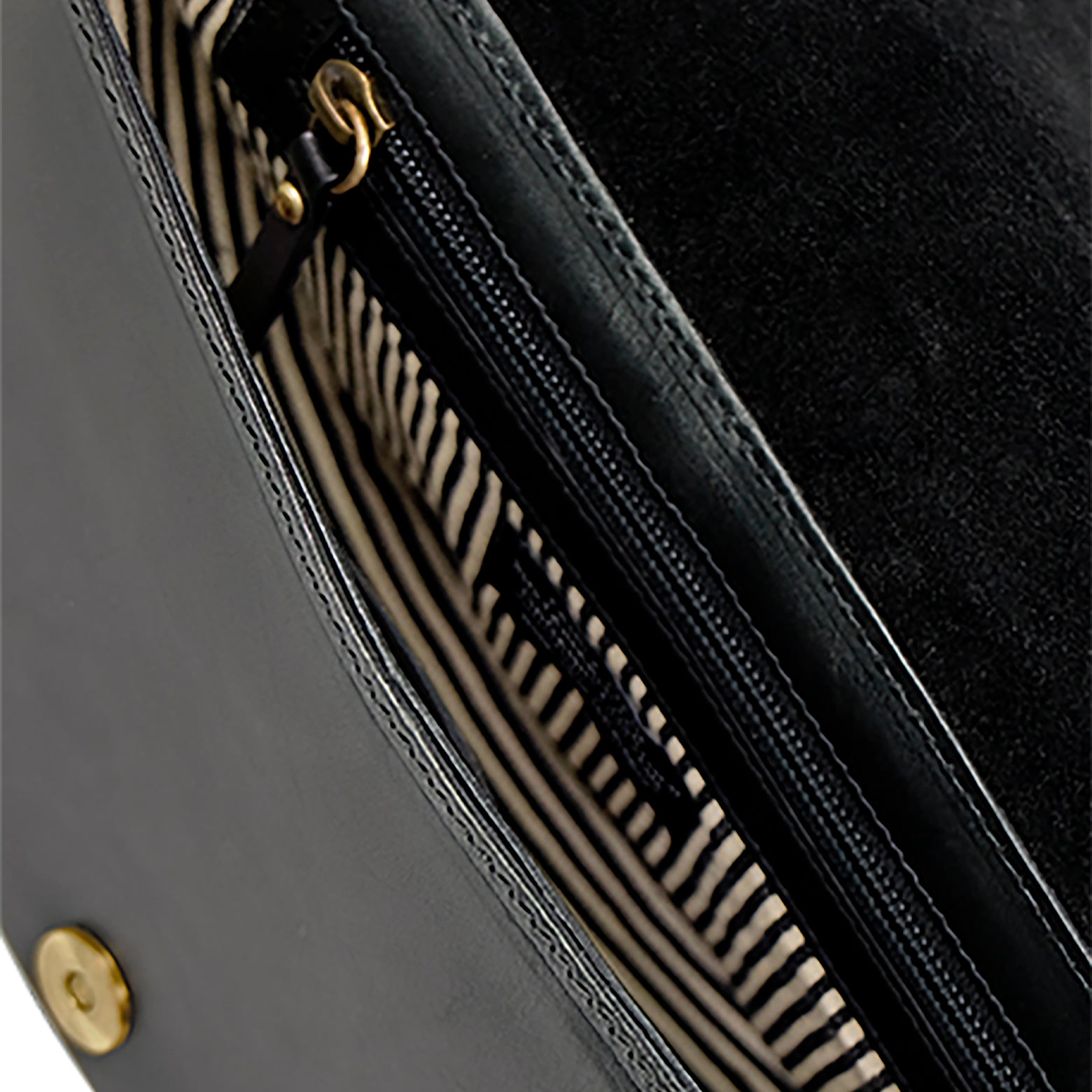 Laura Crescent Bag - Black