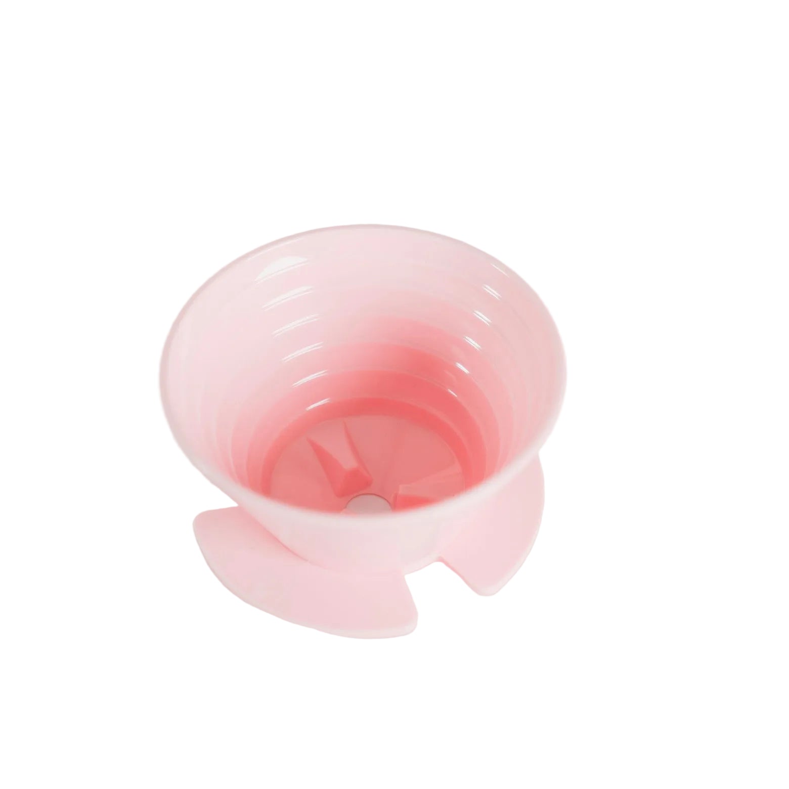 Kaffebrygger i farven pink fremstillet af plast fra April Coffee Roasters.