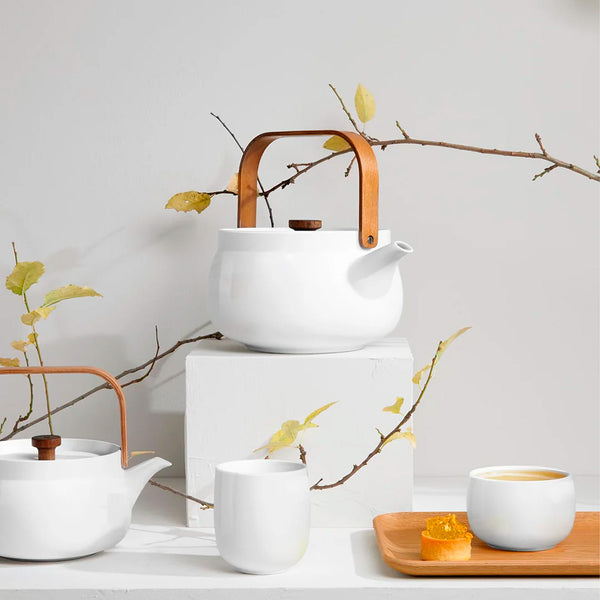 Teapot with wooden handle – white 0.6 l.