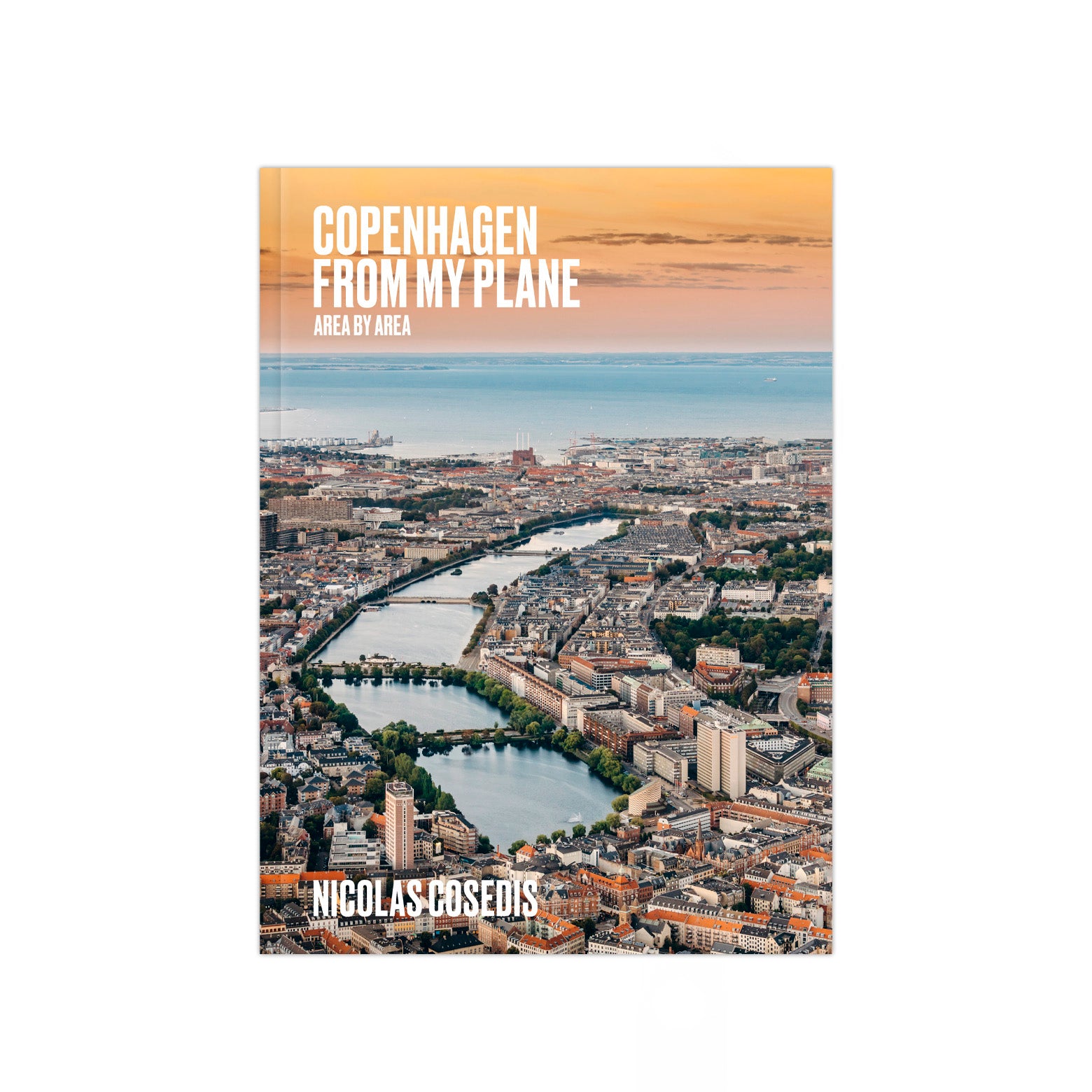 Forside af Copenhagen from my plabe - en fotobog med Nicolas Cosedis nøje udvalgte luftfotografier. Udgivet af Strandberg Publishing 