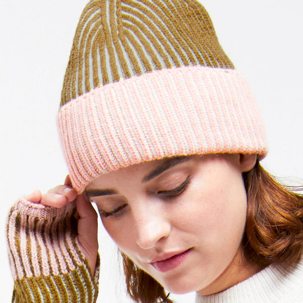 Wool hat in two colours – more styles 