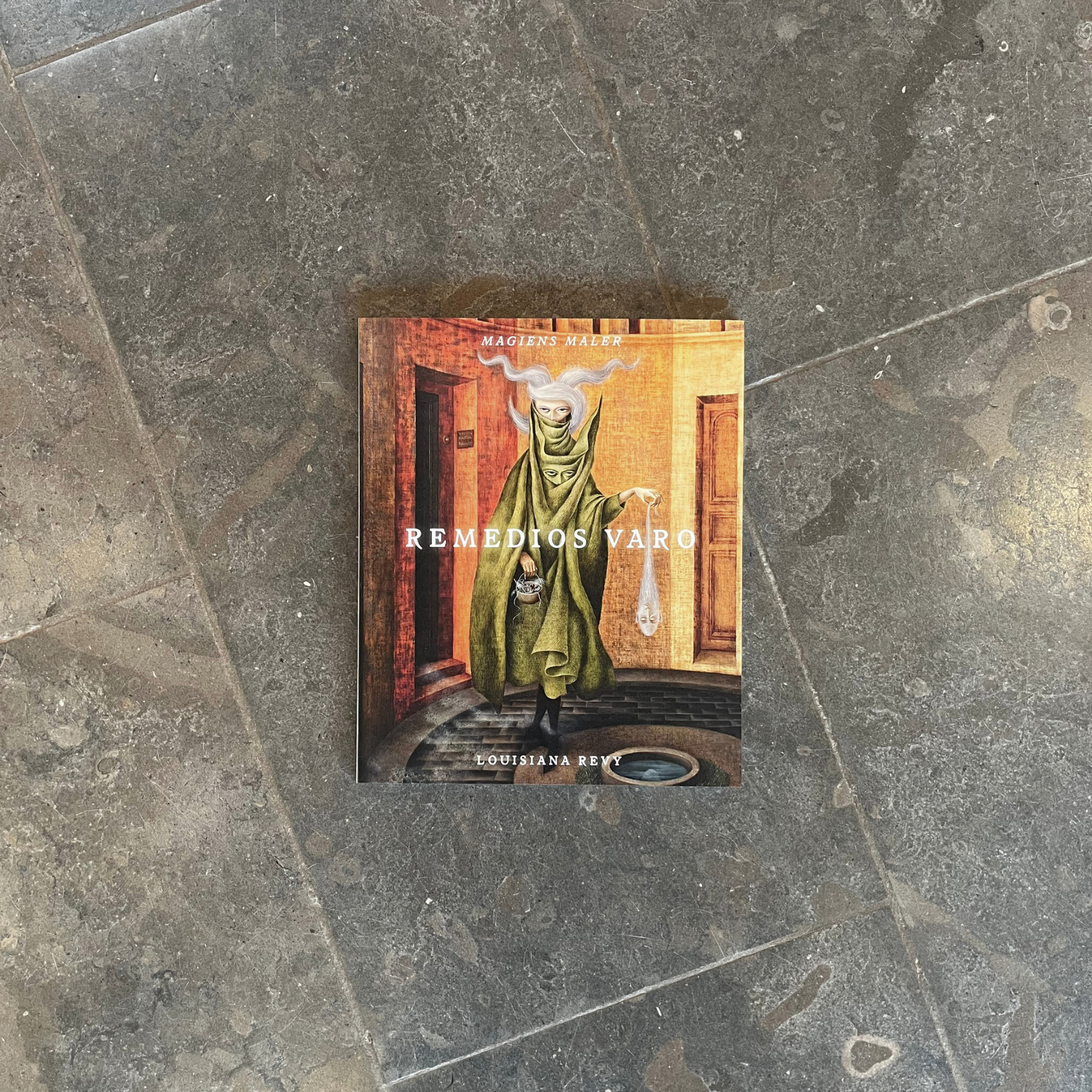Louisiana revy udgivet i forbindelse med udstillingen med den surrealistiske, spansk-mexicanske maler Remedios Varo på Louisiana Museum of Modern Art