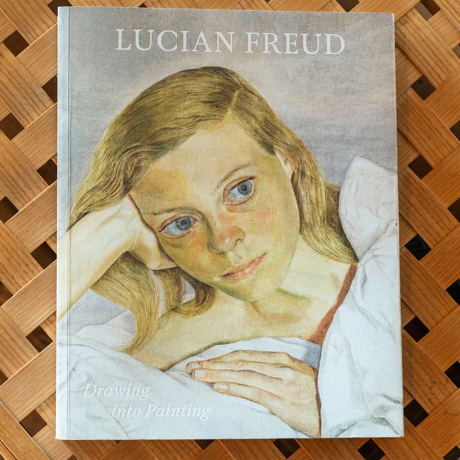 Lucian Freud katalog udgivet i forbindelse med Louisianas ommerudstilling med kunstneren. Louisiana Museum of Modern Art. 