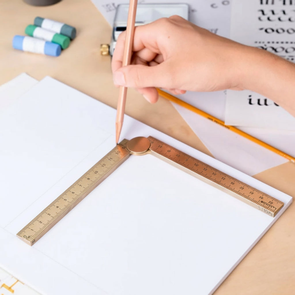 Lineal Stria Brass with Brushed finish