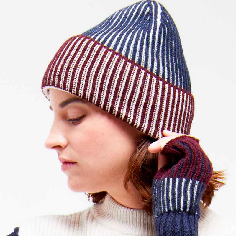 Wool hat in two colours – more styles 