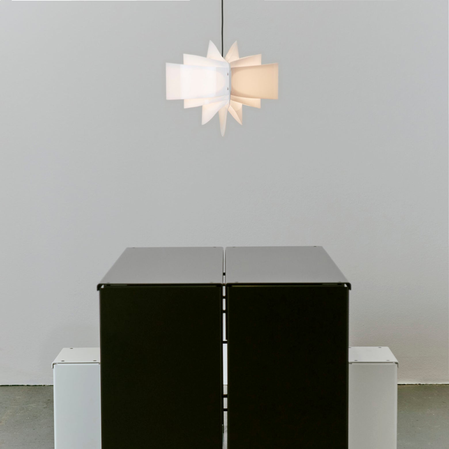 Lampe – Tribute Lamp Opal acrylic