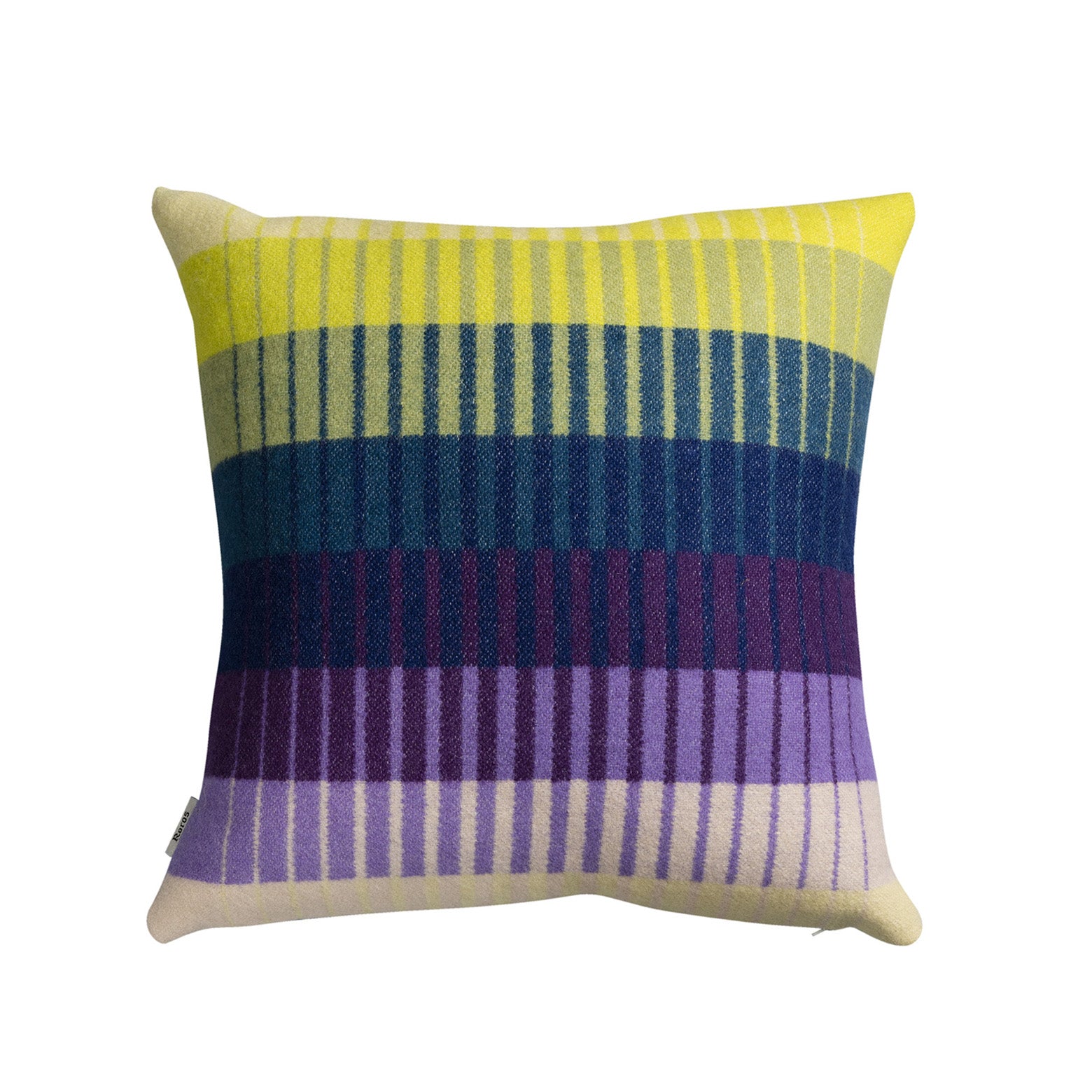 Uldpude med et grafisk udtryk i grønlige, lilla og gule farver fra Røros