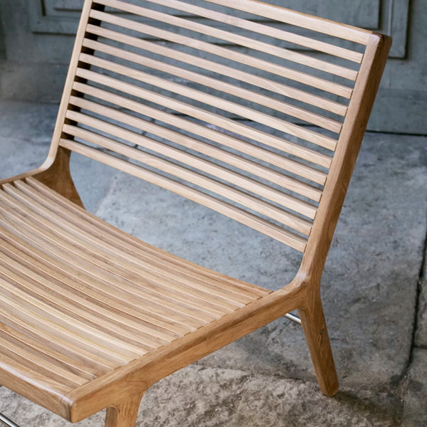 Outdoor lounge chair