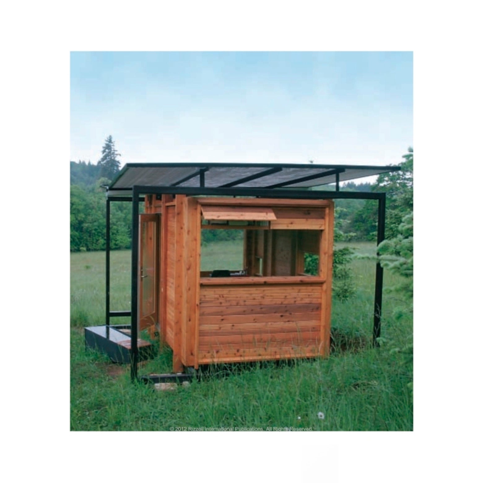 Opslået side i Small Eco Houses - en inspirerende bog om moderne, miljøbevidste boliger. Udgivet af Rizzoli International 