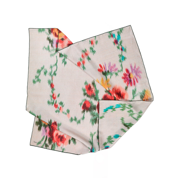 Tørklæde – Classical White Flower Scarf