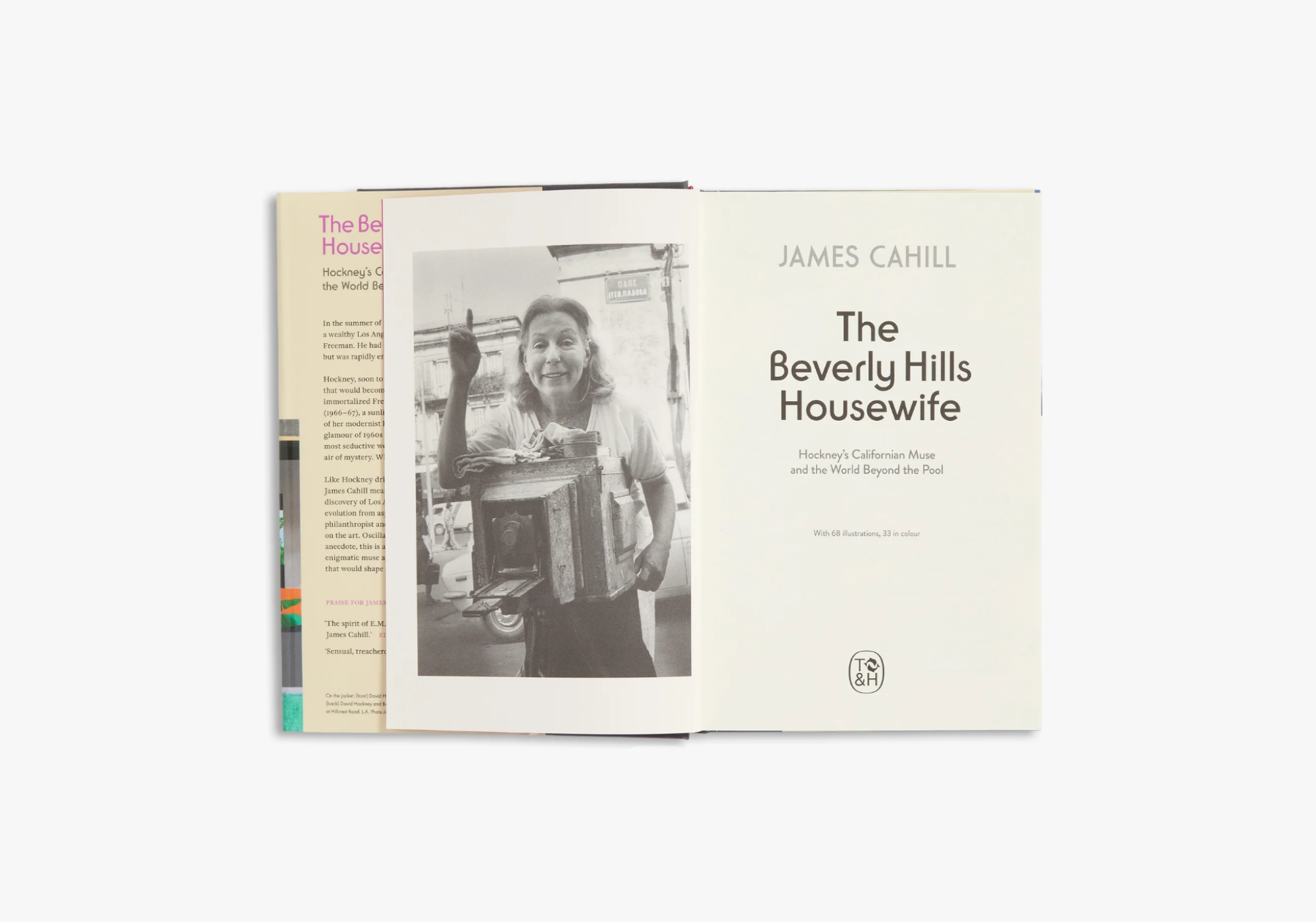 sider af The Beverly Hills Housewife - historien bag David Hockneys portræt af kunstsamleren Betty Freeman. Udgivet af Thames & Hudson