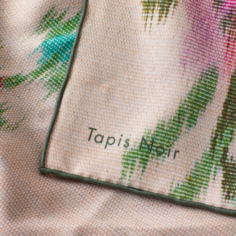 Tørklæde – Classical White Flower Scarf