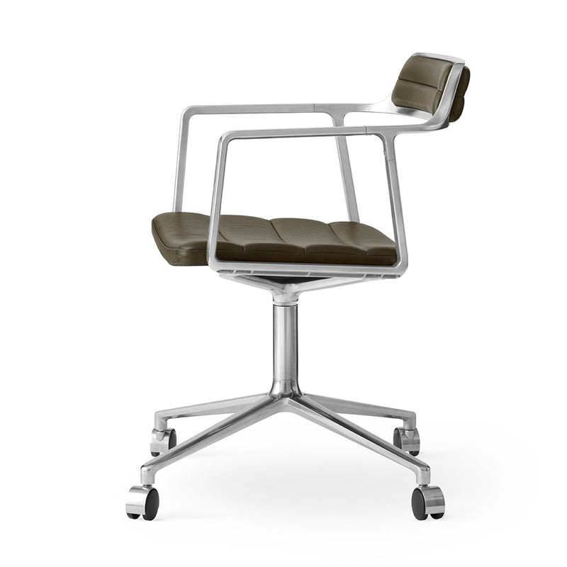 VIPP452 swivel chair with wheels - more colours