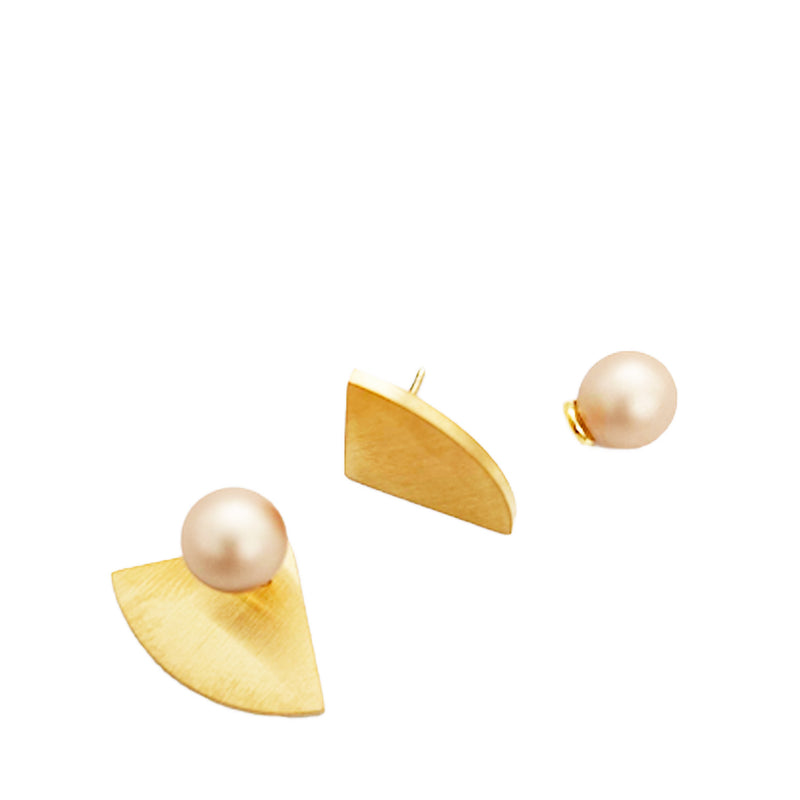 Quarter circle earring with pearl