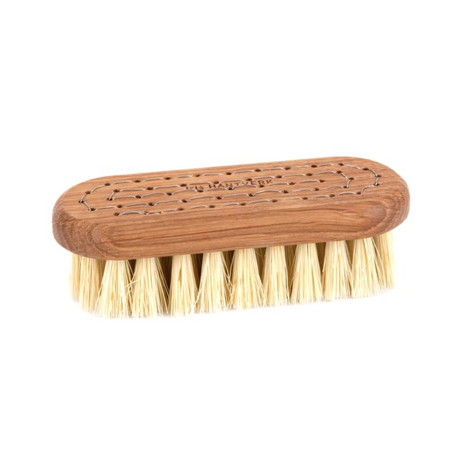 Nail brush