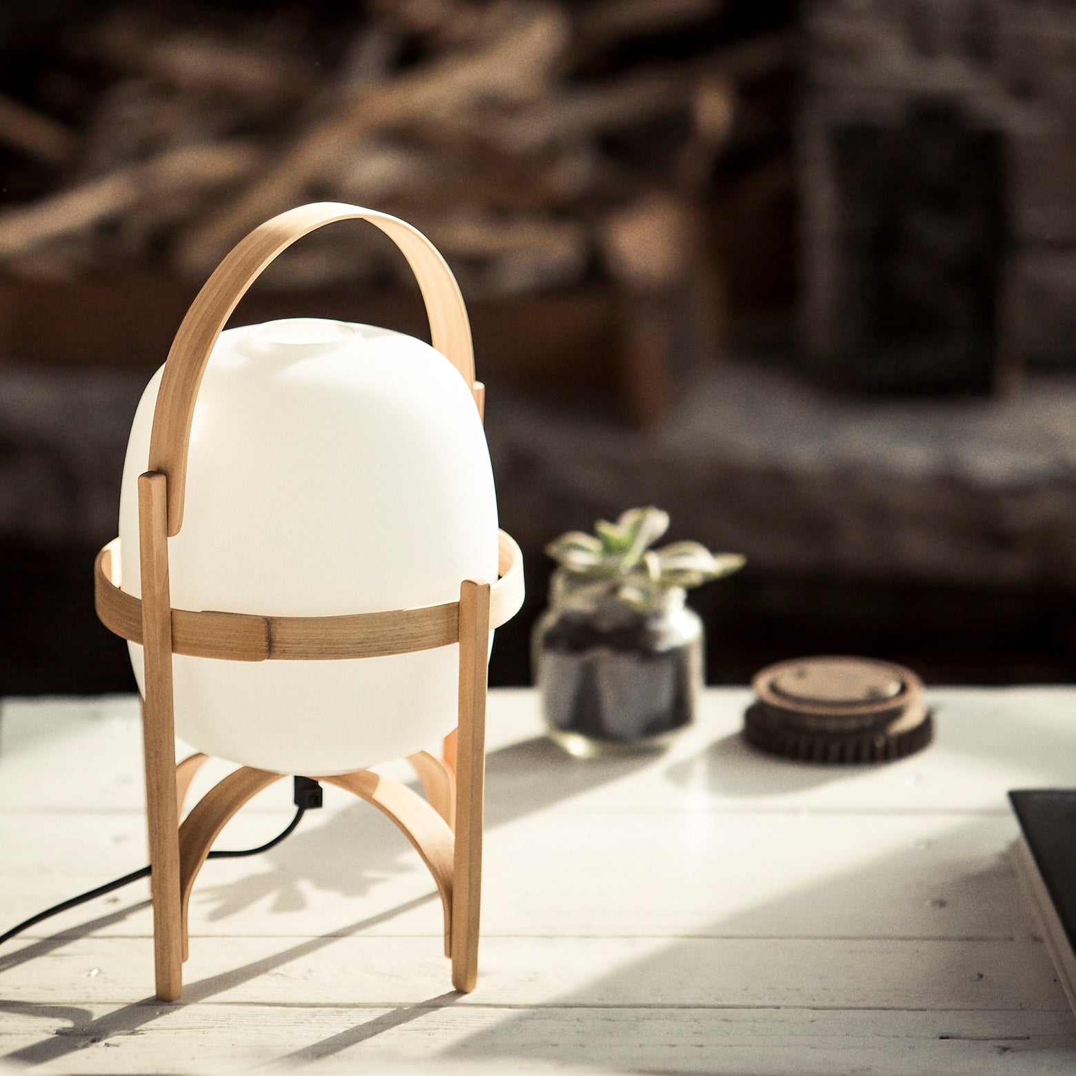 Cestita table lamp